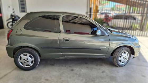 CHEVROLET CELTA 1.0 MPFI LIFE 8V FLEX 2P MANUAL CHEVROLET CELTA 1.0 MPFI LIFE 8V FLEX 2P MANUAL